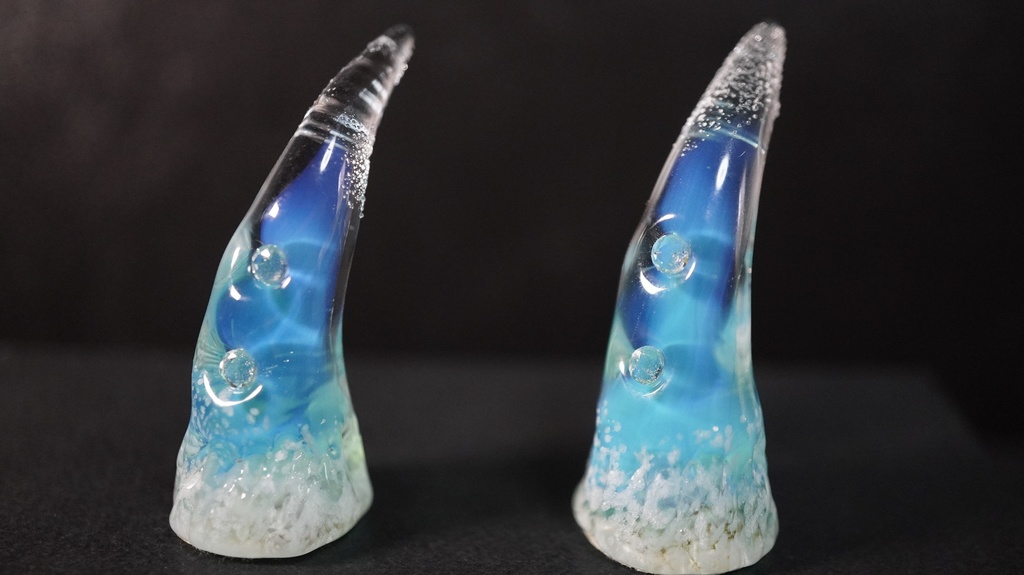 トパーズ青のツノ