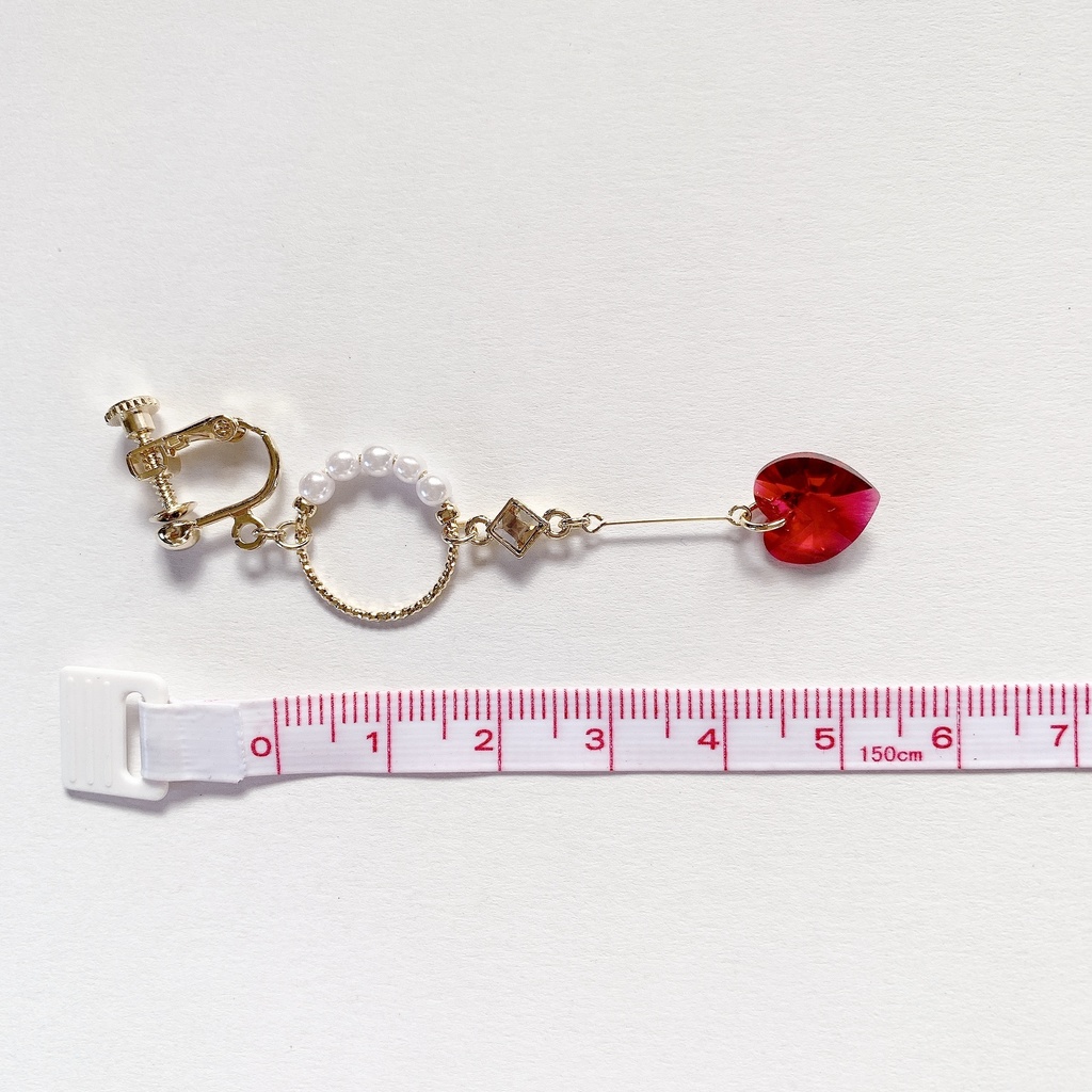 赤いハートのピアス/イヤリング