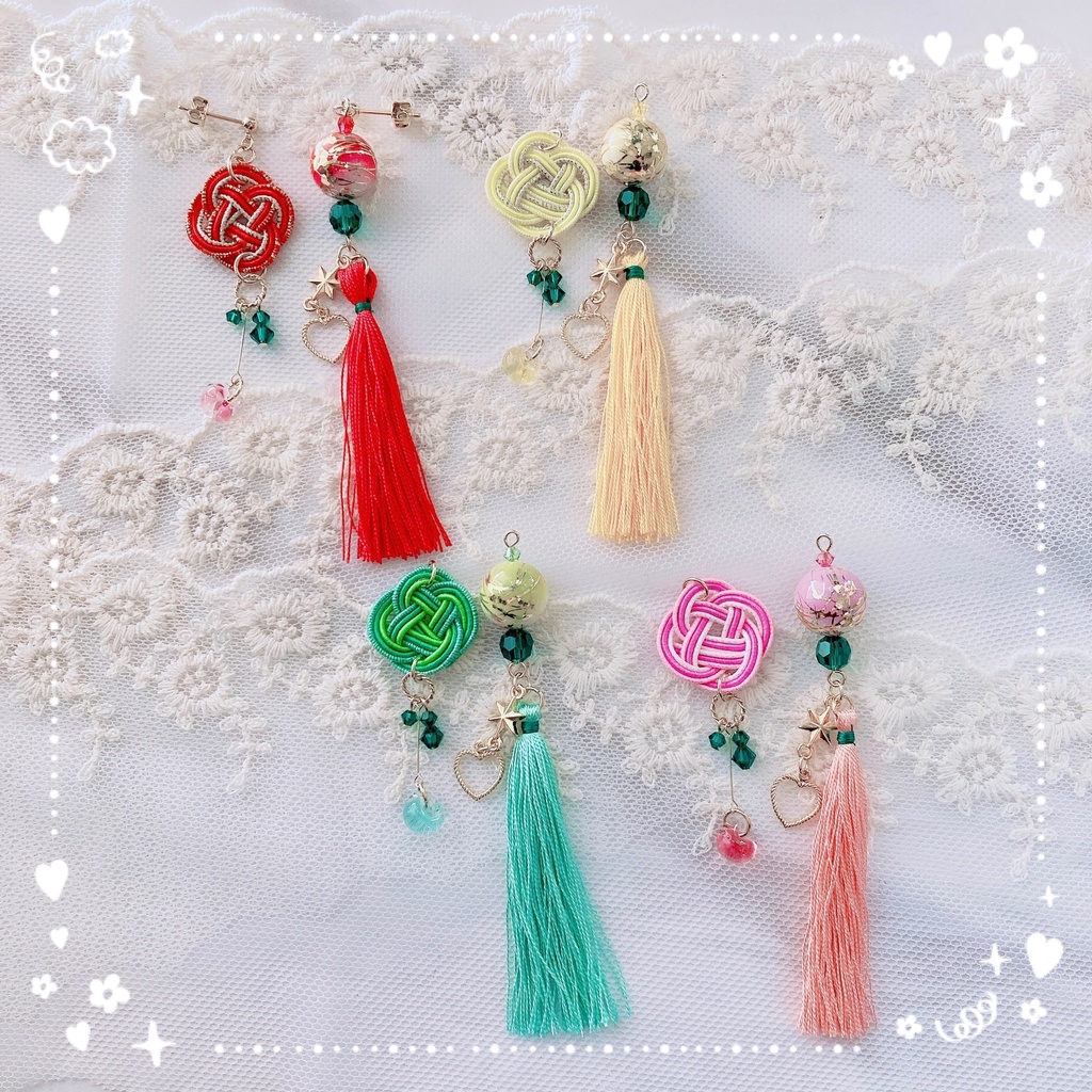 タッセルと水引のピアス/イヤリング(ゴールド系)