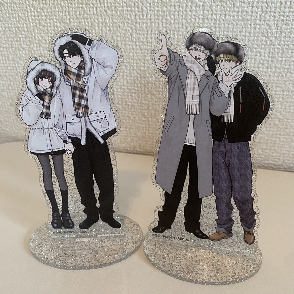 「訳アリ先輩の彼女になりました」銀ラメ入り描き下ろしアクリルスタンド