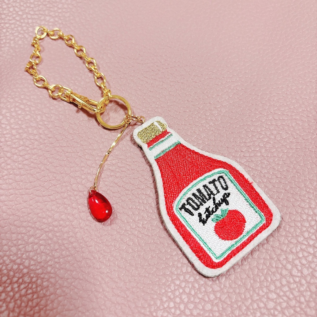 ケチャップ　バッグチャーム