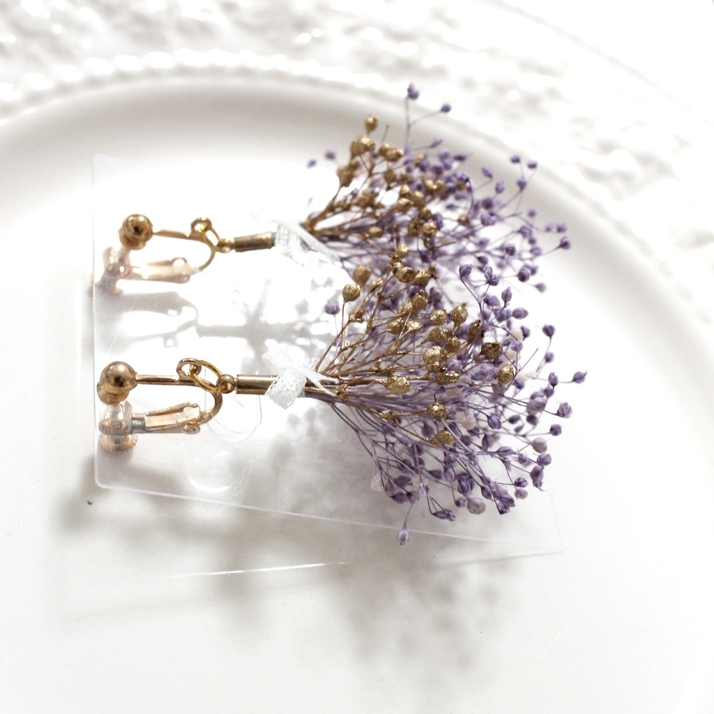 かすみ草のピアス・イヤリング①