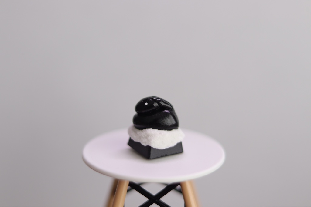 漆黒うさキーキャップ / Dark rabbit