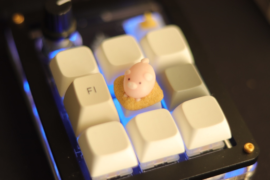 ぶたさんキーキャップ / Slacking pig