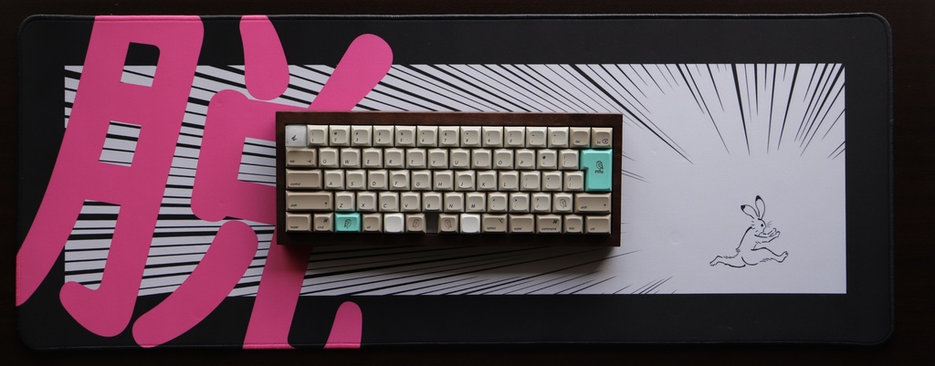 【終売】脱兎デスクマット / Rabbit run away