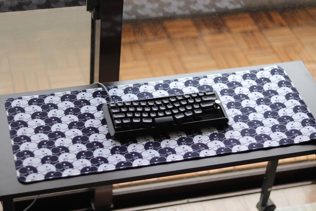 【終売 / 予約販売】有象無象(右往左往)デスクマット / Riot elephant