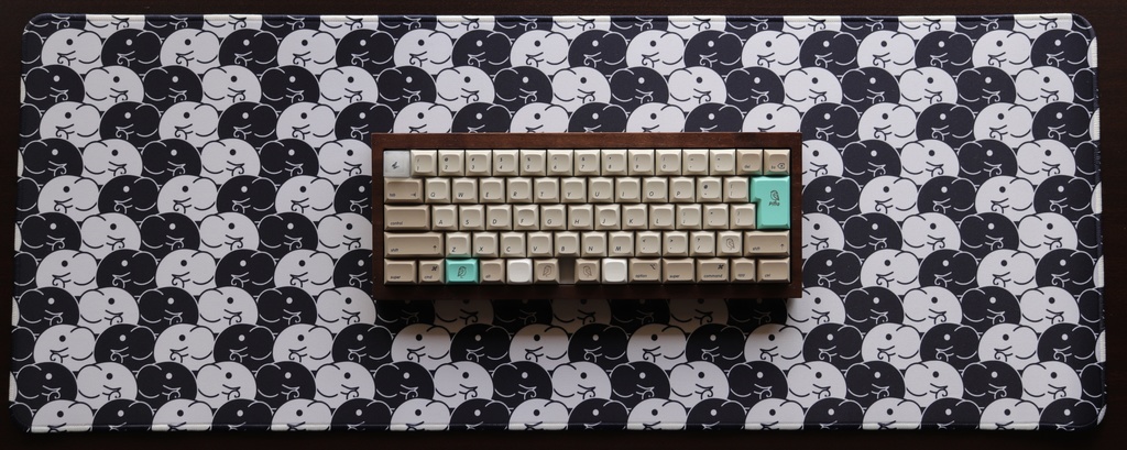 【終売 / 予約販売】有象無象(右往左往)デスクマット / Riot elephant