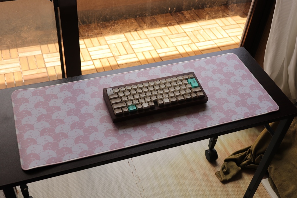 【終売 / 予約販売】有象無象(右往左往)デスクマット / Riot elephant