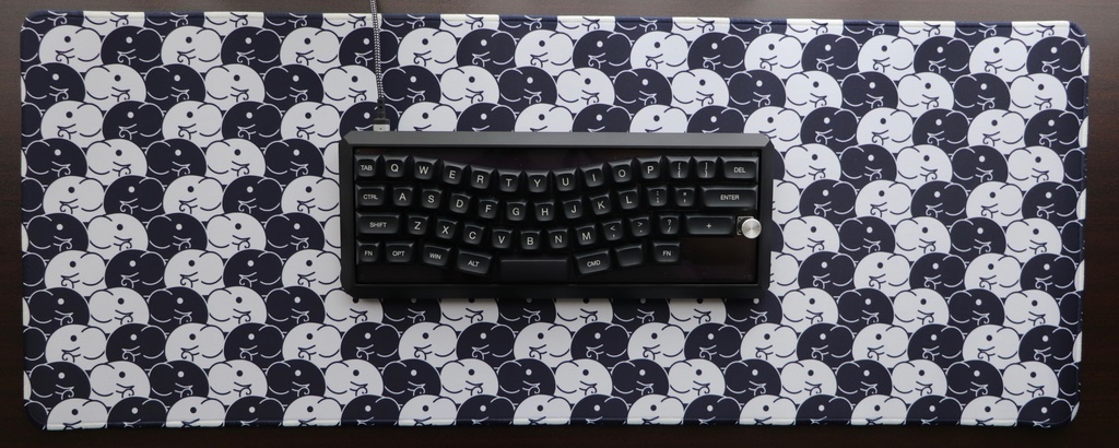 【終売 / 予約販売】有象無象(右往左往)デスクマット / Riot elephant