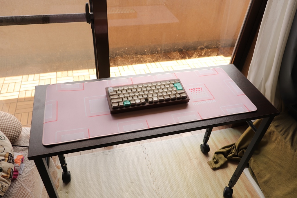 【終売】キリン舎デスクマット / Shop logo