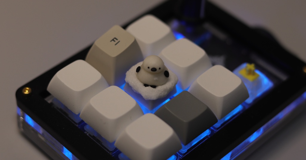 シマエナガキーキャップ / Long-tailed Tit