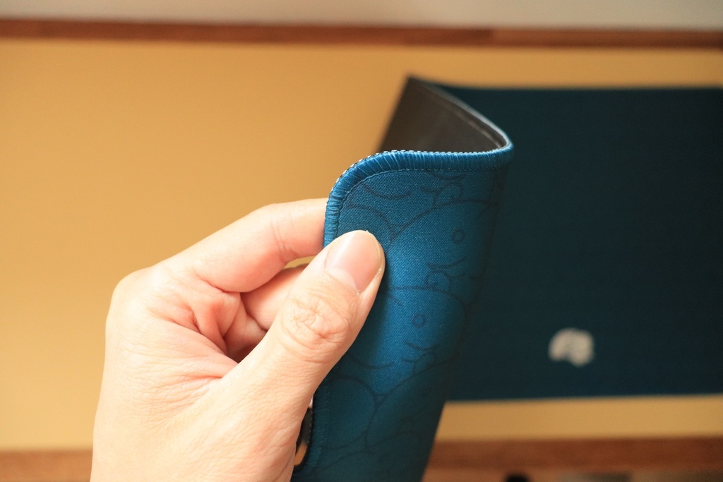 Barn Out デスクマット - 有象無象R2「シック」 / Barn Out - chic ∧ sick