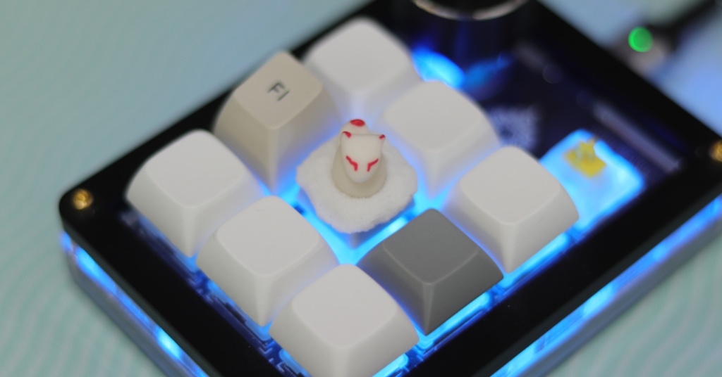 お狐さまキーキャップ / Foxes the messangers of Inari god