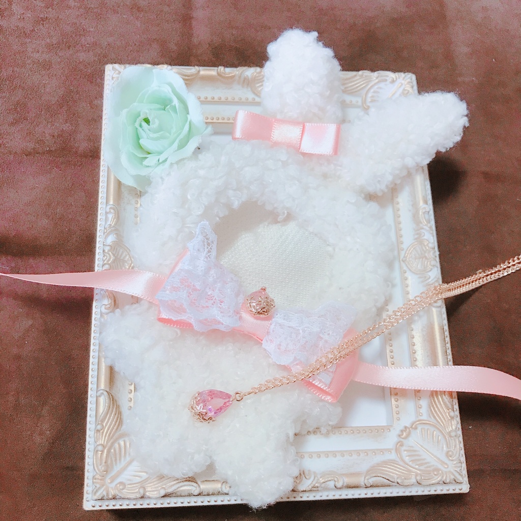 うさちゃんの着ぐるみとお揃いネックレス