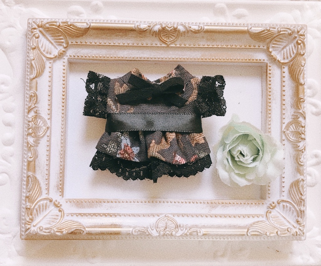 薔薇のスーツとワンピースの3点セット