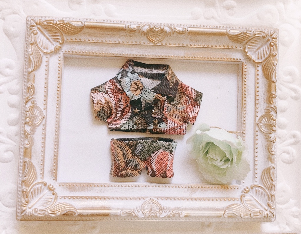 薔薇のスーツとワンピースの3点セット