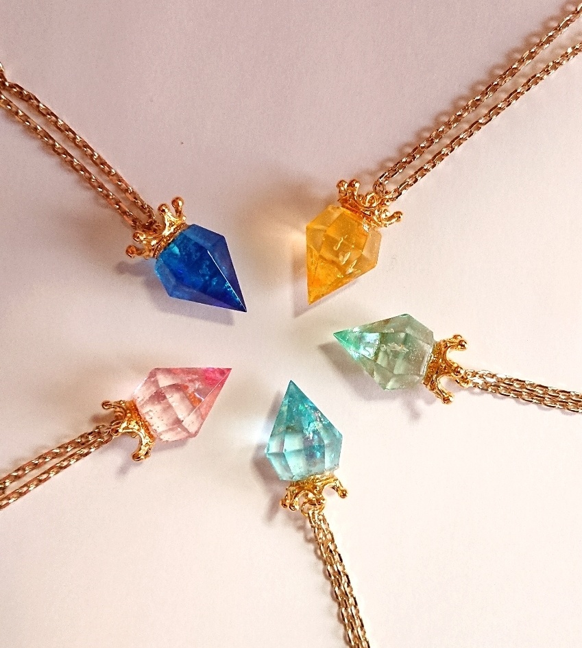 【受注制作】クリスタルチャーム