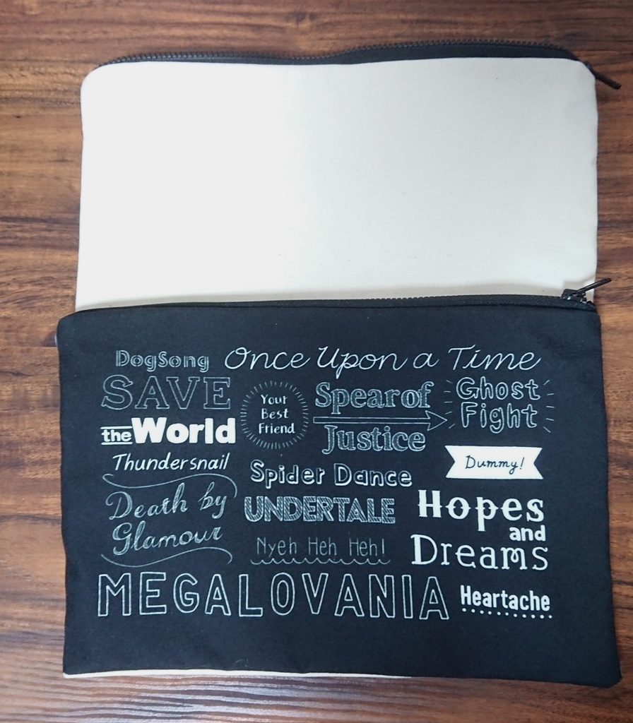 A4サイズロゴフラットポーチ