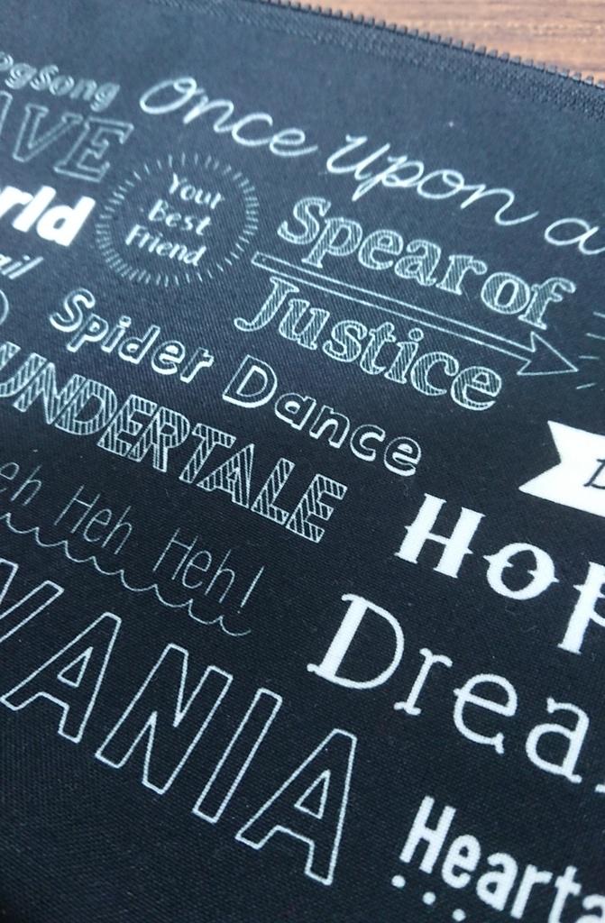 A4サイズロゴフラットポーチ