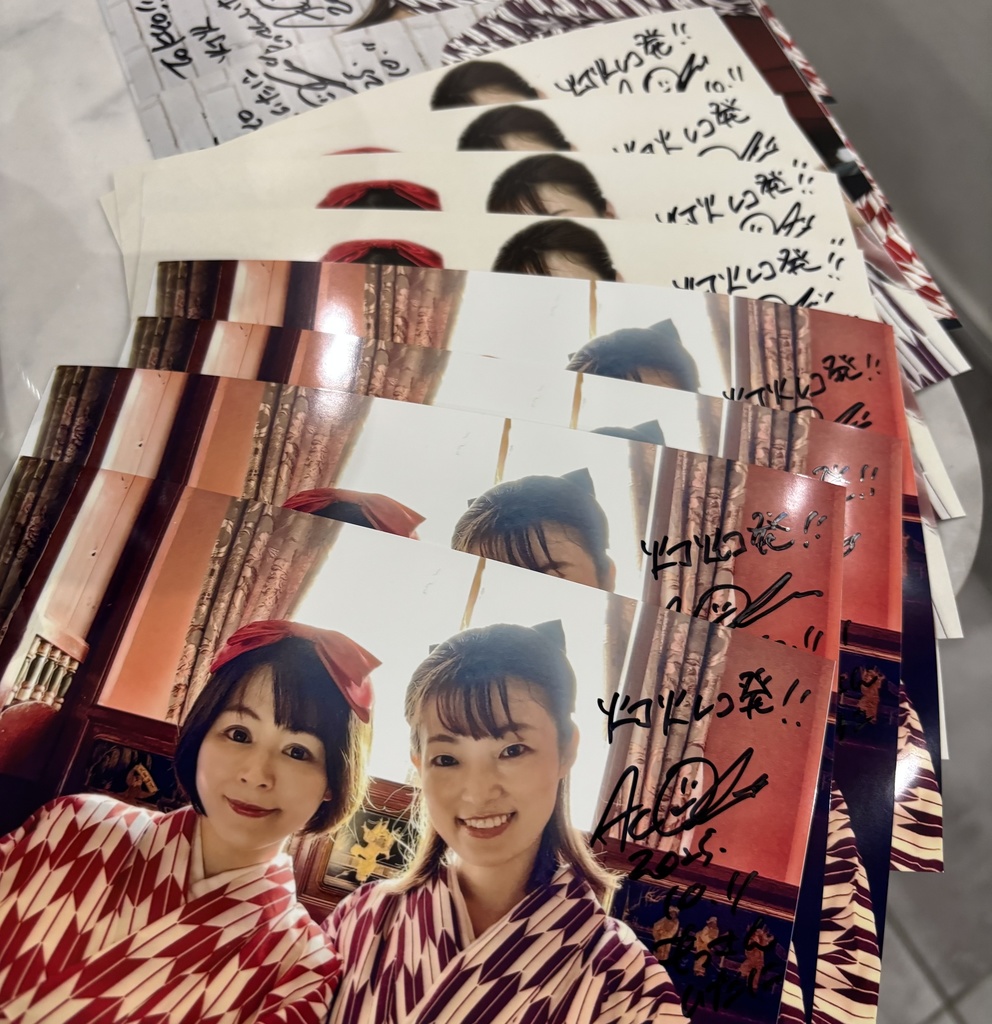 (ランダム2Lコラボ写真)(サイン入り)灯火レコ発記念写真