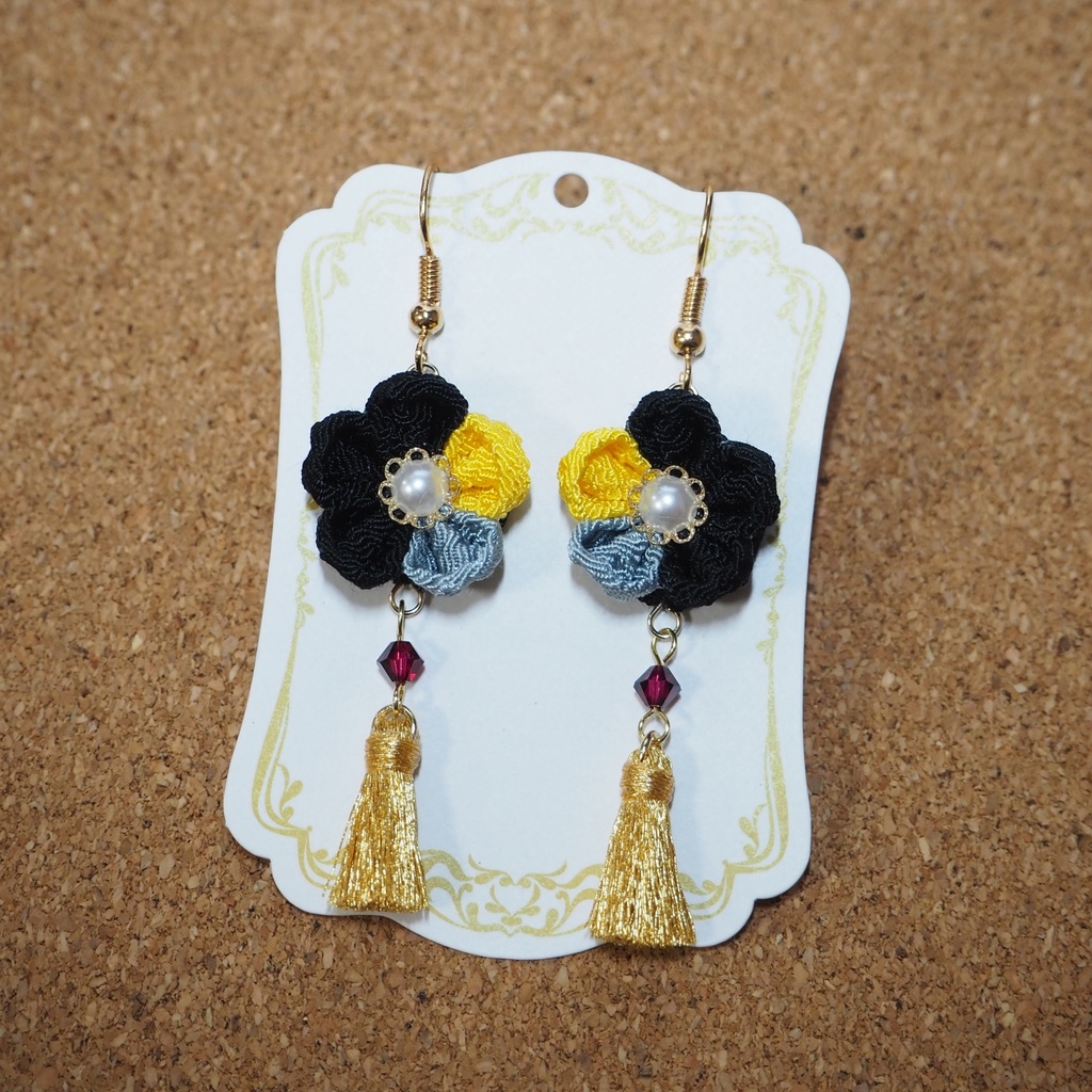 つまみ細工のピアス&イヤリング