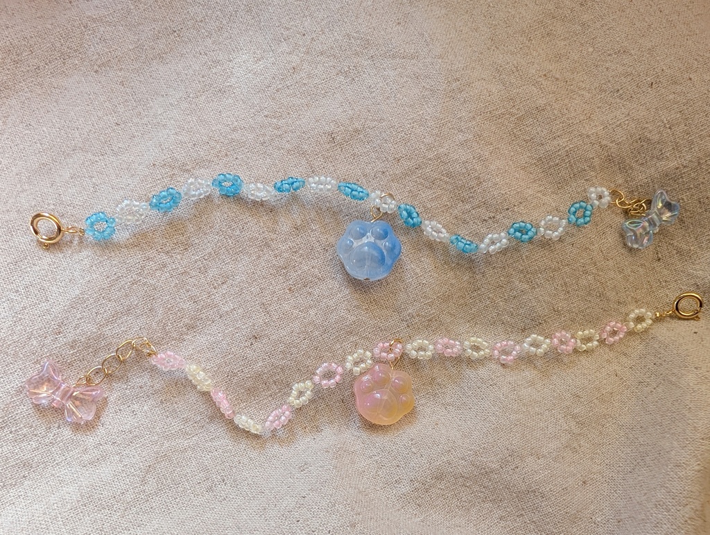 ぷっくり肉球ネックレス