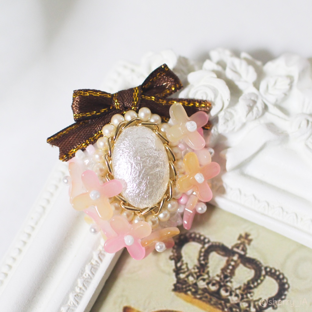 幸せな香り漂うお花の2wayブローチ