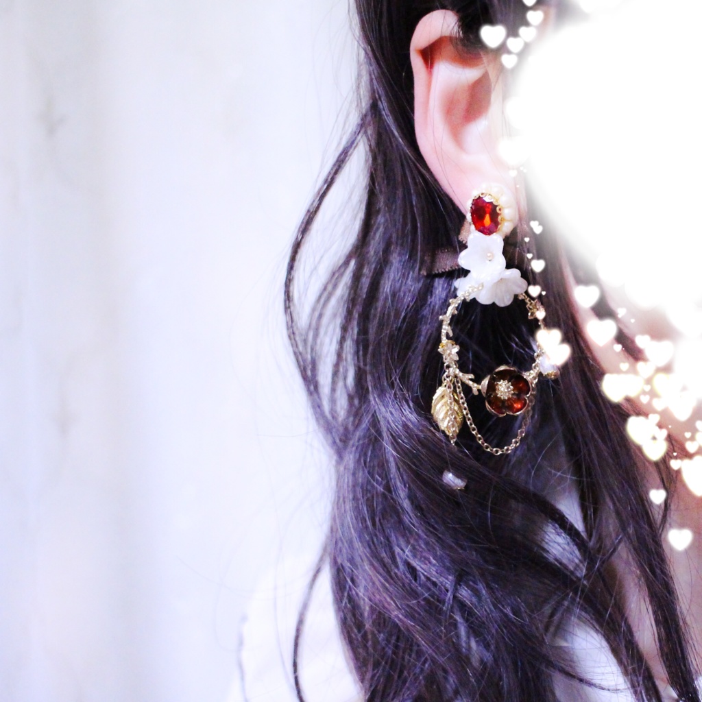 祝福と華やかな梅の耳飾り