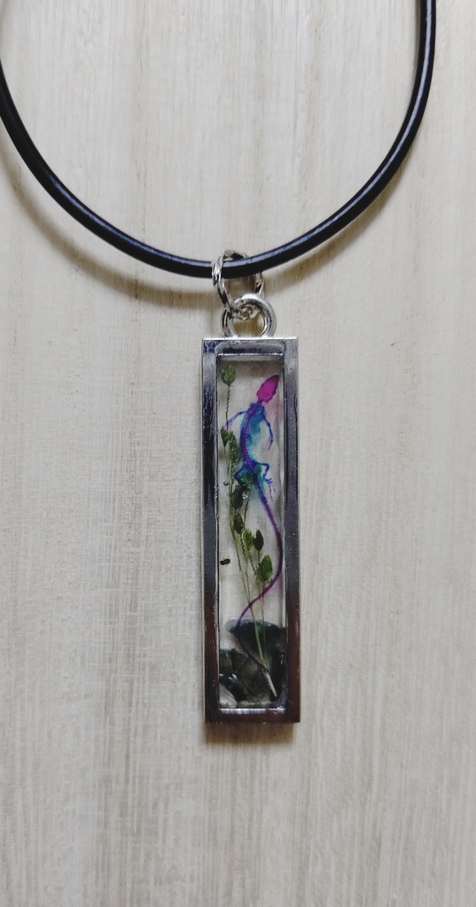 透明標本ネックレス（トカゲA）