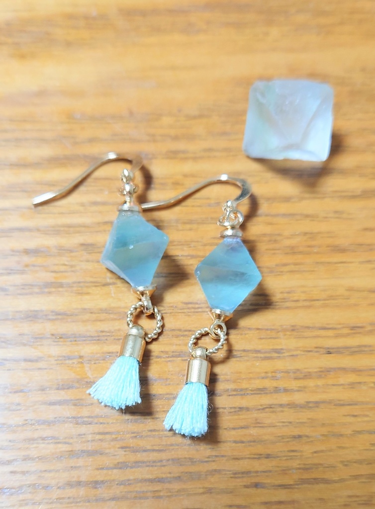 フローライトのピアス
