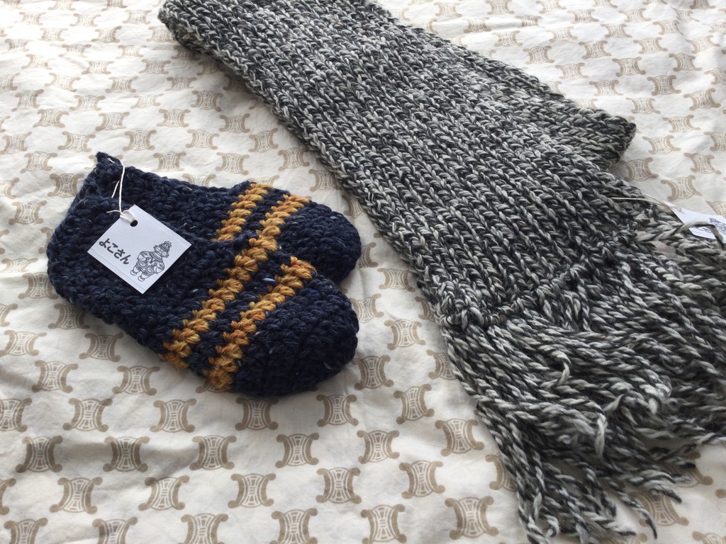 杢グレーがオシャレな“ふわふわ”マフラー ー よこさんの手作りニットシリーズ