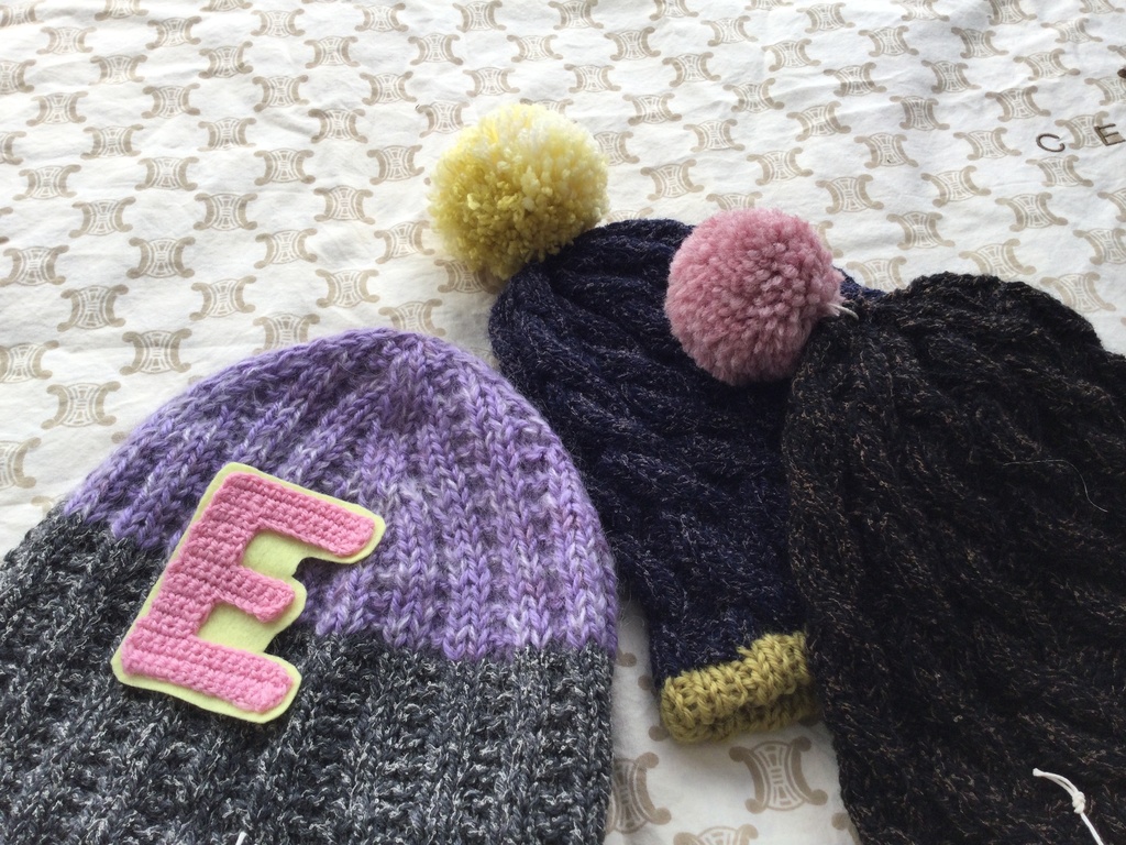 ”自分好みにアレンジできる”ぽんぽん ー よこさんの手作りニットシリーズ