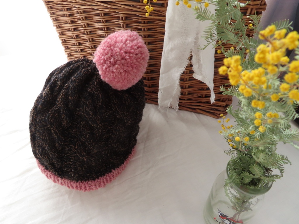 ちいさいサイズのニット帽 ー よこさんの手作りニットシリーズ
