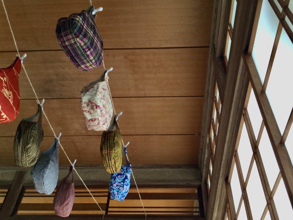 丸いシルエットが可愛い♡着物の反物をリメイクした“しずく型”バッグ