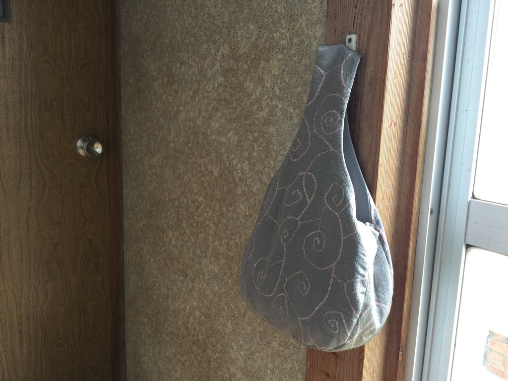 丸いシルエットが可愛い♡着物の反物をリメイクした“しずく型”バッグ