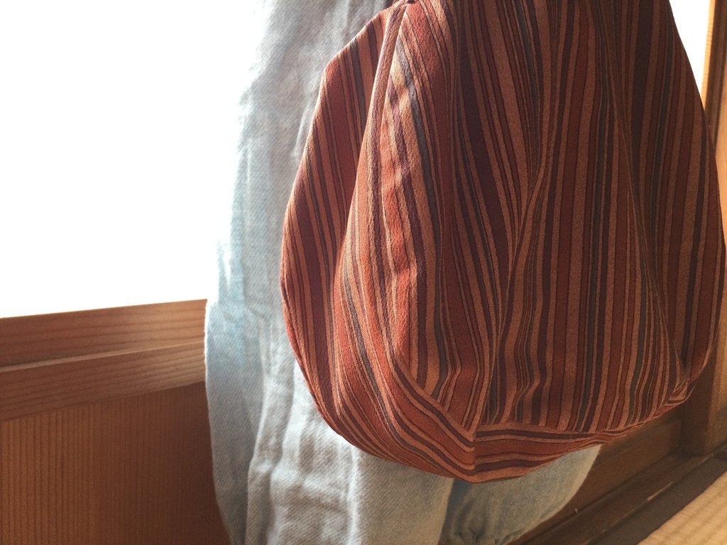 丸いシルエットが可愛い♡着物の反物をリメイクした“しずく型”バッグ