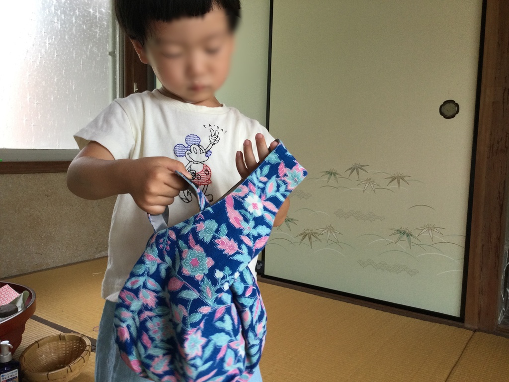 丸いシルエットが可愛い♡着物の反物をリメイクした“しずく型”バッグ