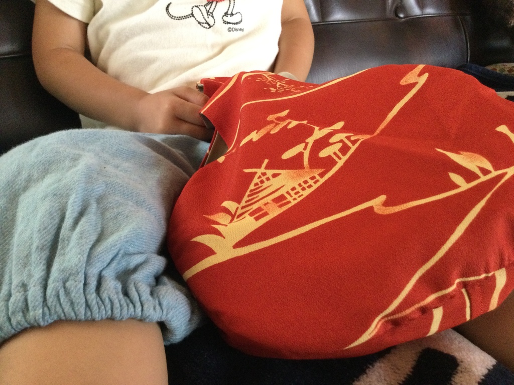 丸いシルエットが可愛い♡着物の反物をリメイクした“しずく型”バッグ