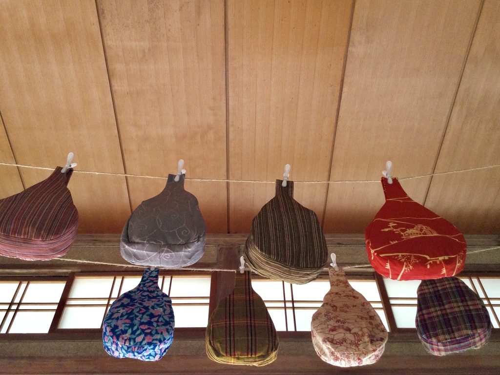 丸いシルエットが可愛い♡着物の反物をリメイクした“しずく型”バッグ