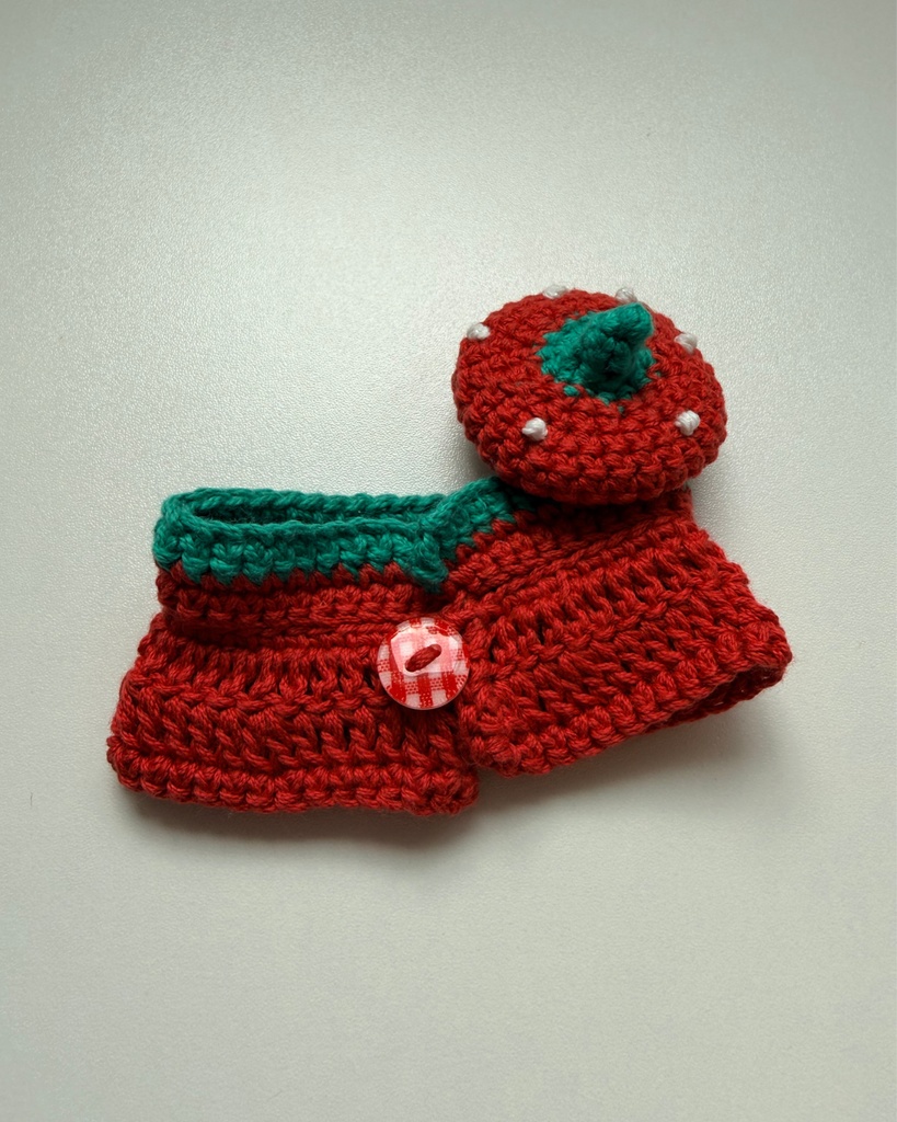 イチゴの帽子と羽織りセット①