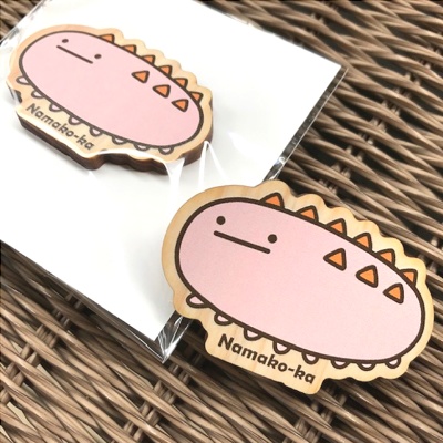 木製バッジ（あかなまこ）