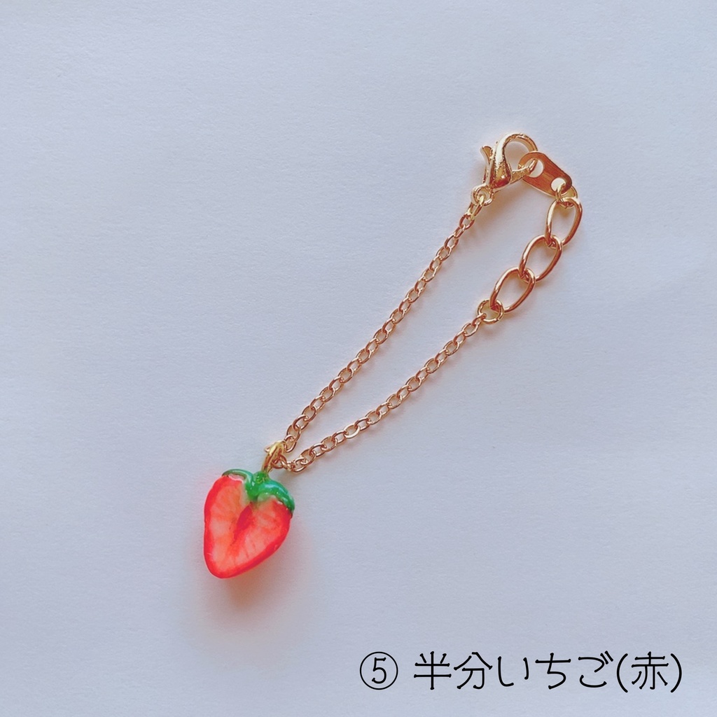 いちごのネックレス