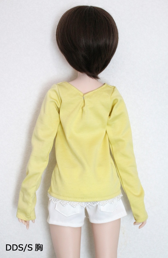 1/3サイズ:Uネックカットソー