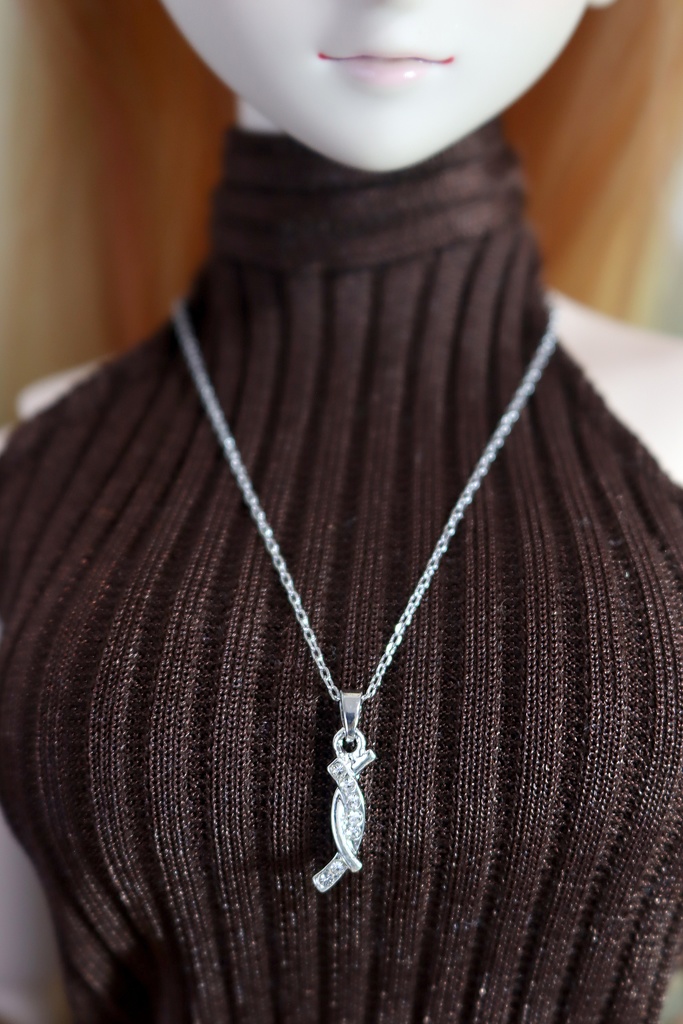 ドールサイズ小物:ネックレス(¥600)