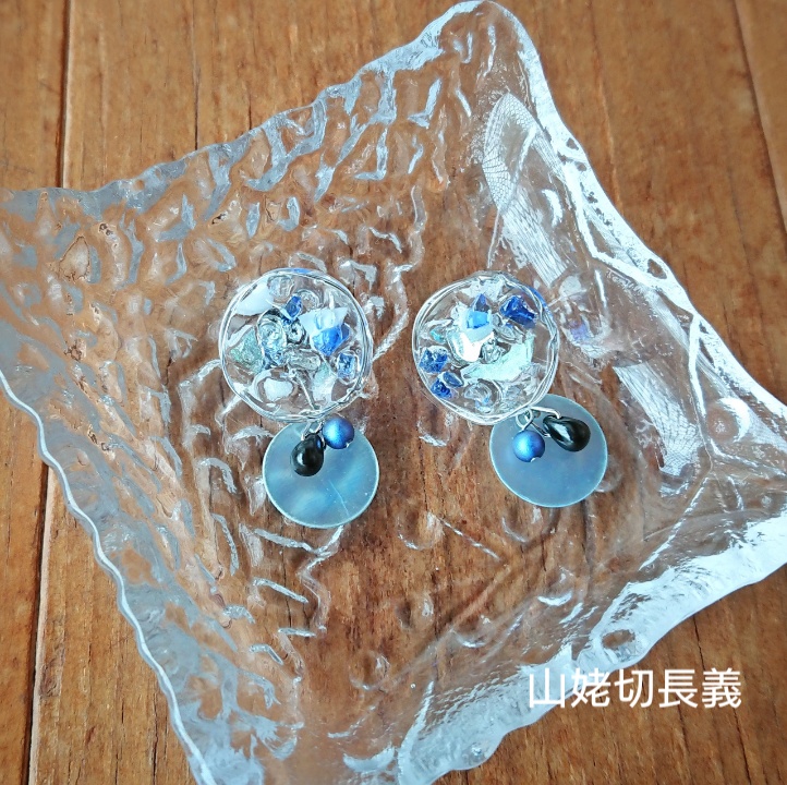 琉球ガラスカレットのイヤリング(ピアス)
