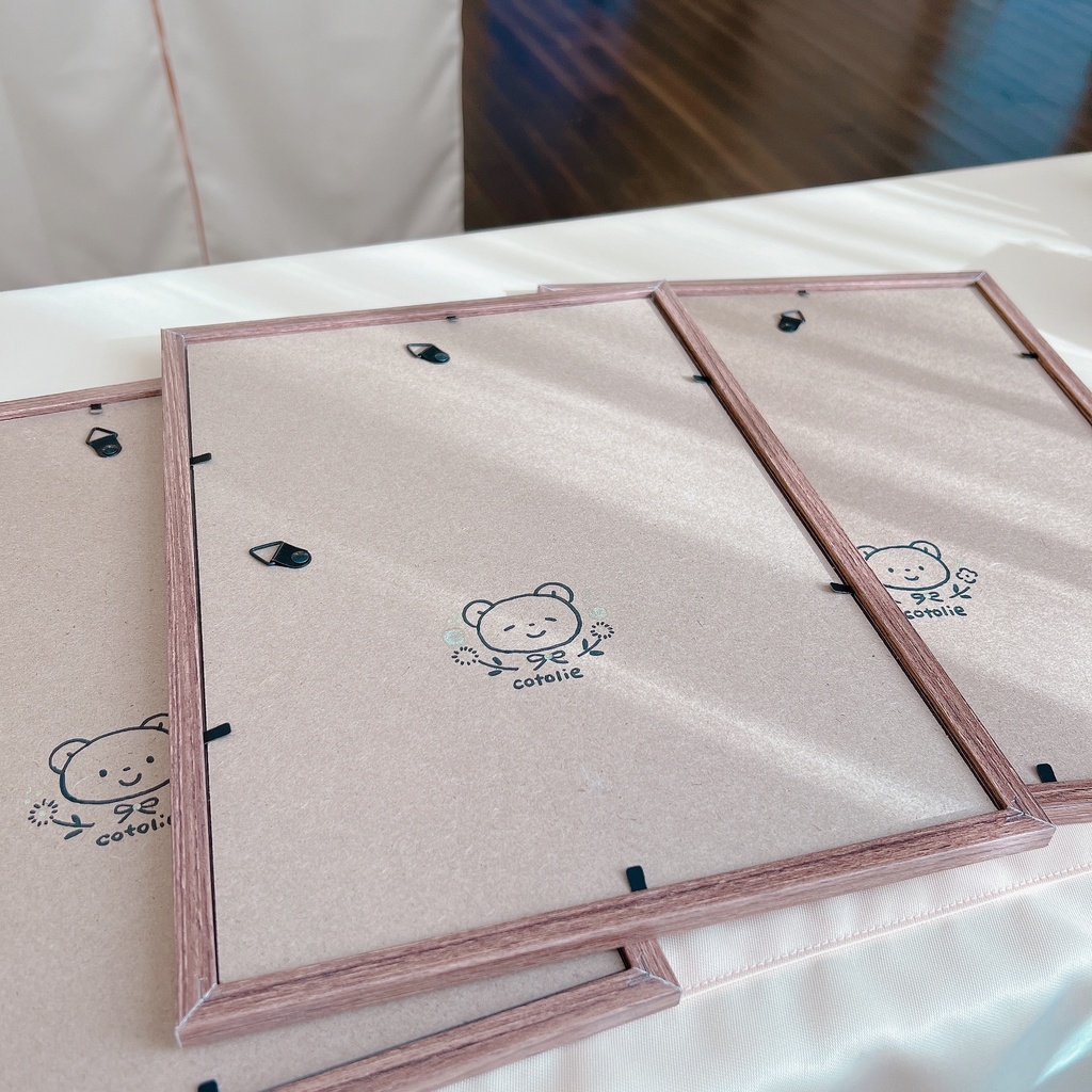 A4ポスターフレーム【手描きイラストサイン入り】