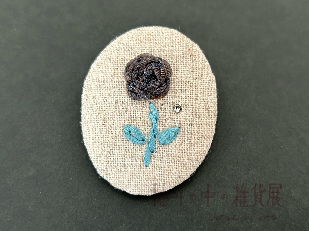 プティ・ロゼ（ブローチ）