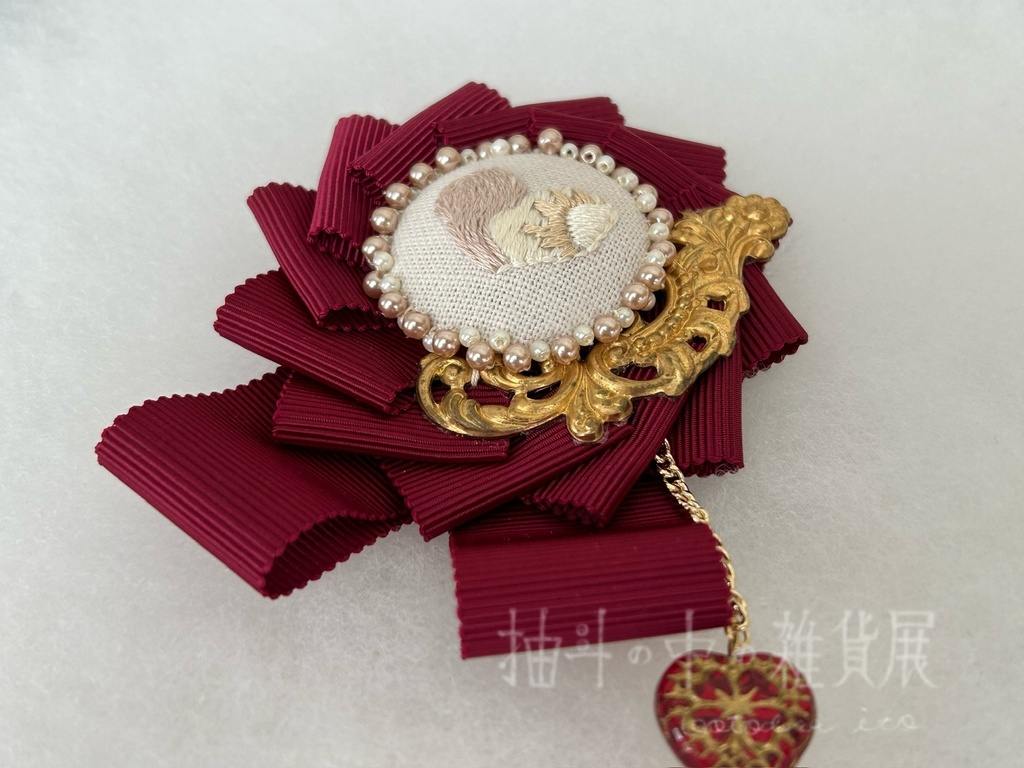 3人の少女のロゼット〈ひぃ〉