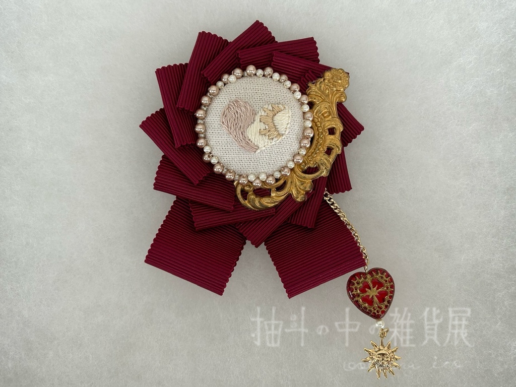 3人の少女のロゼット〈ひぃ〉