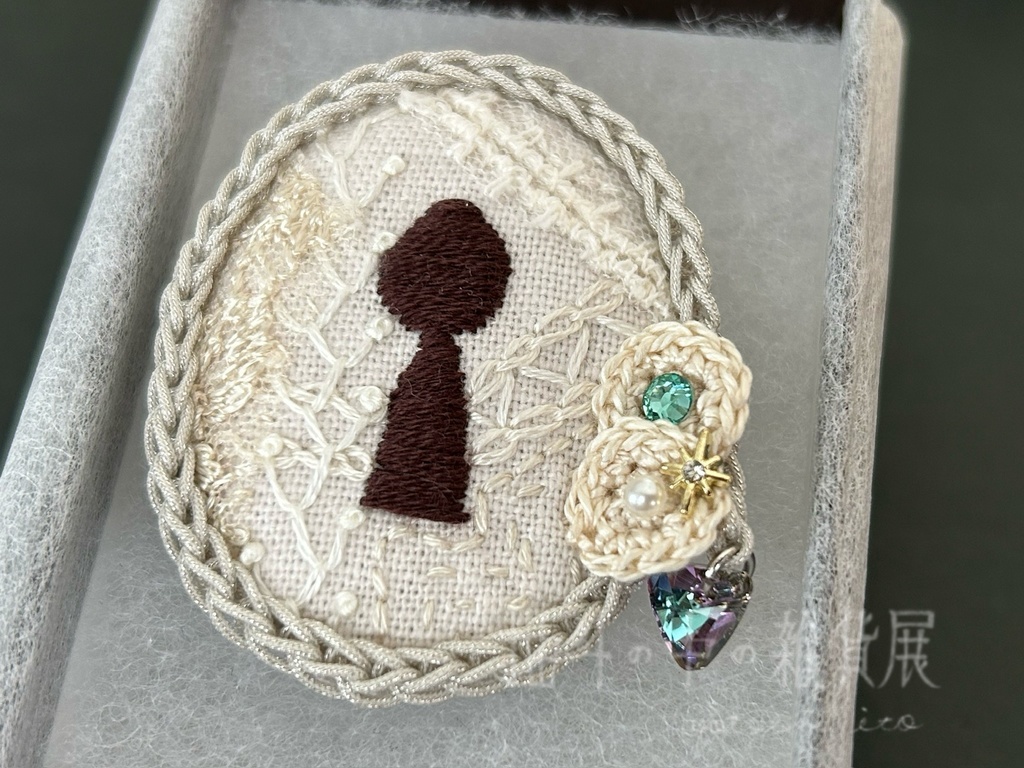 秘密の花園 ブローチ